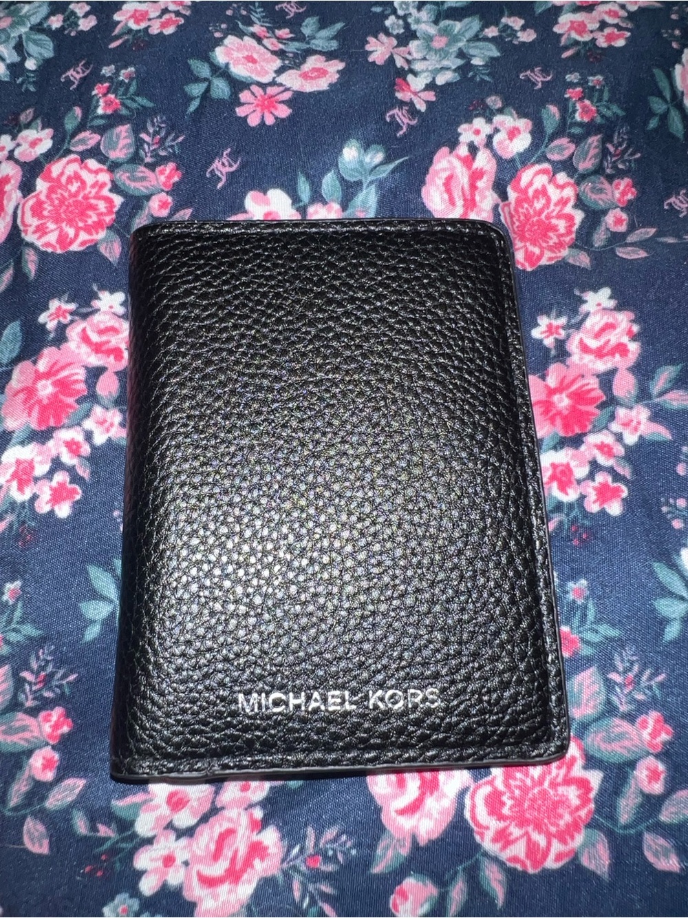 Michael kors small unisex wallet